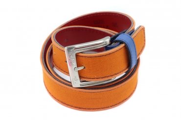 Cinturón modelo Tanger, fabricado en Lino Naranja & Milano Caribe Vivos Azul