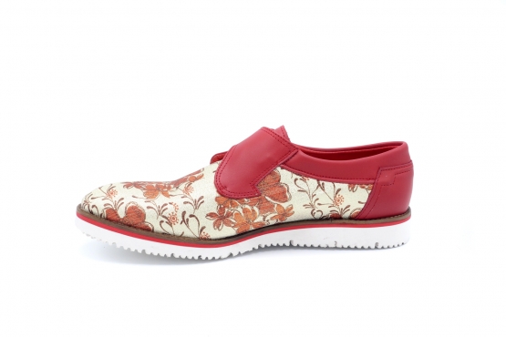 Zapato modelo Clivia Lame Oro Nº 5 Napa Roja.