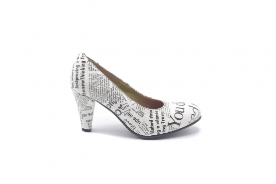 Newspaper model shoe, made in Napa Periodico